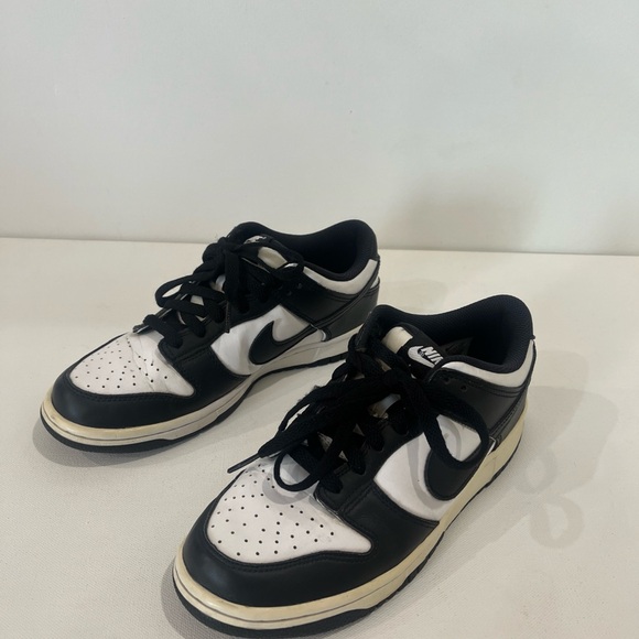 Nike Dunk Low Black White Panda Sneakers Shoes Youth 6.5 Womens 8 - Picture 4 of 9
